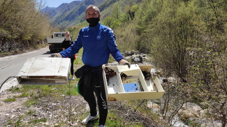 Priči o otpadu u rijekama Bosne i Hercegovine čini se da nema kraja: za nekoliko dana volonteri su skupili više od 200 vreća smeća